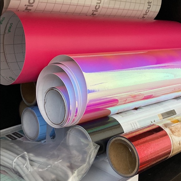 Cricut Explore Air 2 + Everything Bundle - only used a few times - Picture 4 of 5